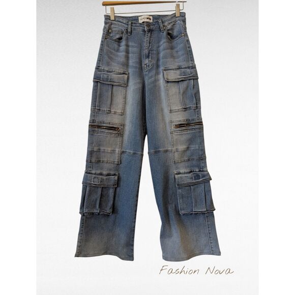 Fashion Nova Back Talking Stretch Straight Cargo Jeans  Sz 7 - Picture 1 of 13